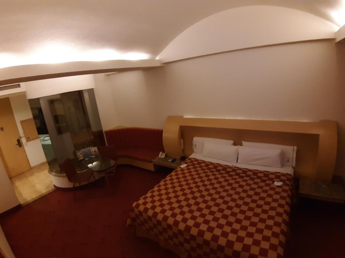 Auto Hotel Legaria Città del Messico Esterno foto